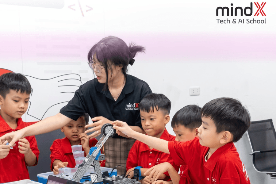 Có Nên Cho Trẻ Học Lắp Ráp Robot Từ Nhỏ? (4 - 10 Tuổi) - Góc Nhìn Chuyên Gia