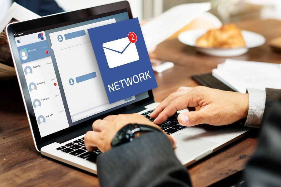 email-marketing-la-gi238.jpg