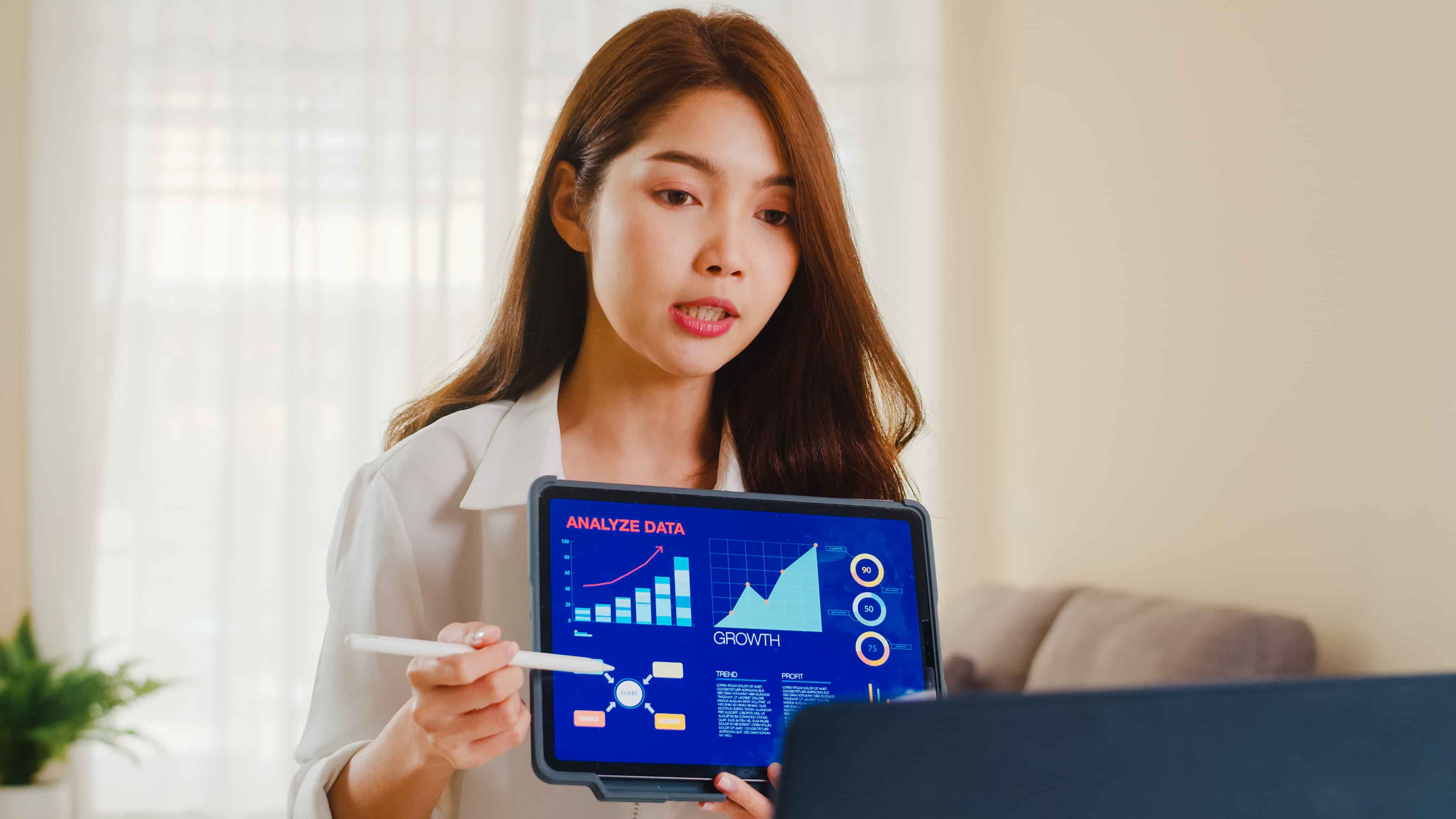 nganh-nghe-nao-can-co-vi-tri-data-analyst.jpg