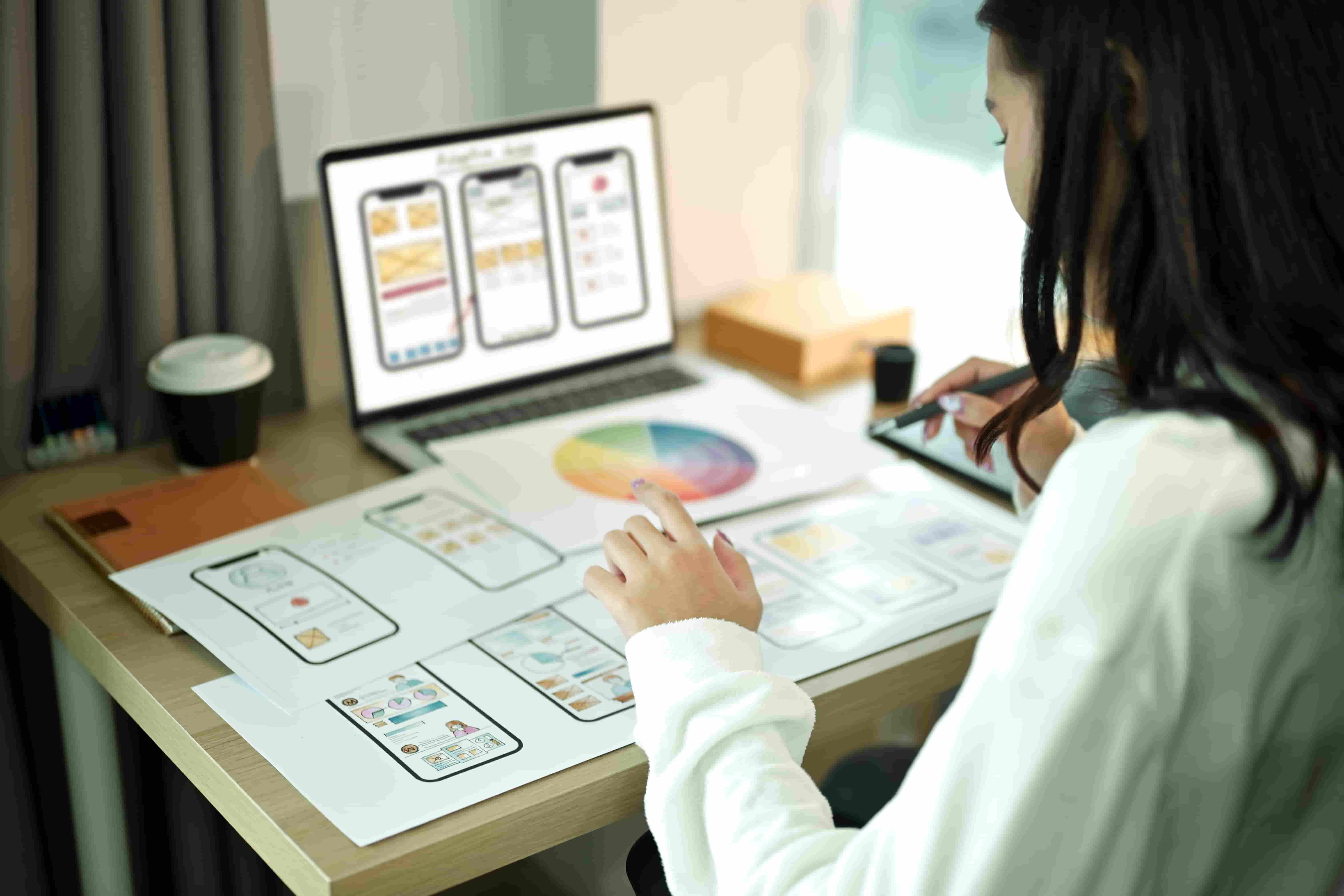 so-sanh-graphic-design-ui-ux-design-1.jpg